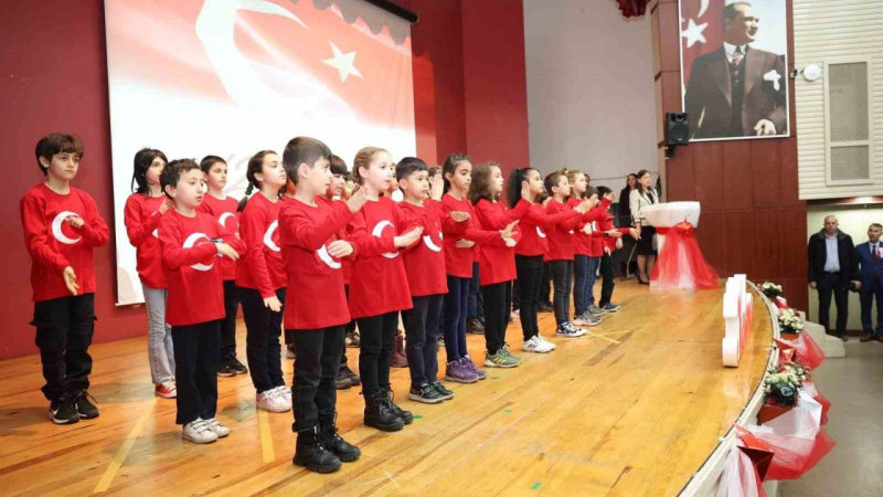 İstiklal şairini tiyatro gösterimi ile andılar