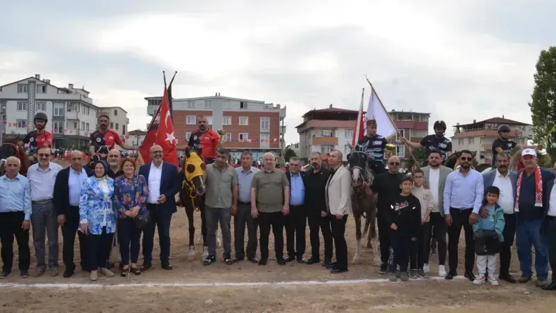 Darıca’da Ata Sporu Cirit Gösterisi Yapıldı